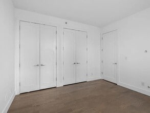 5-19 Borden Ave in Queens, NY - Building Photo - Building Photo