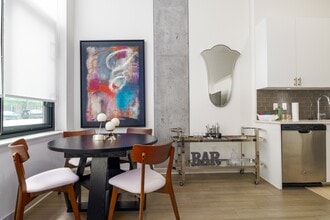 Main & Clay in Louisville, KY - Building Photo - Building Photo