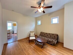 1829 W Melrose St, Unit A01W in Chicago, IL - Building Photo - Building Photo