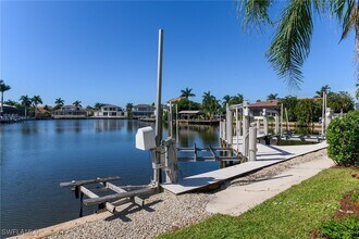 50 N Sunset St in Marco Island, FL - Building Photo - Building Photo