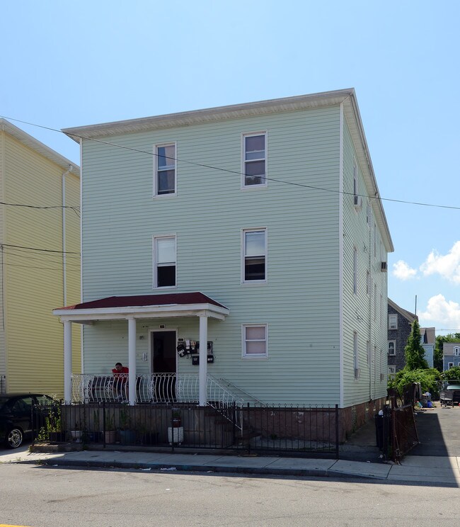 41 Mitchell St in New Bedford, MA - Foto de edificio - Building Photo