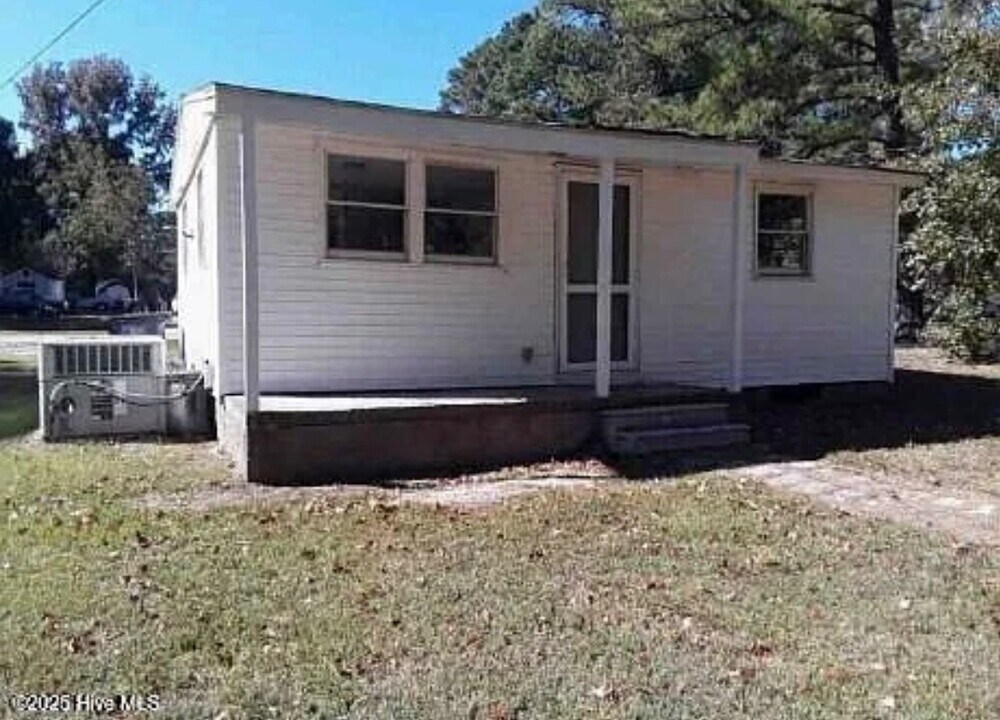 313 Jacobs St in Rocky Mount, NC - Foto de edificio