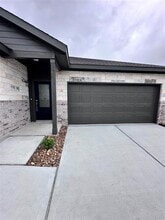 810 Heaven Dr in Beasley, TX - Building Photo - Building Photo