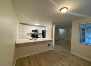 7453 Newcastle Golf Club Rd in Newcastle, WA - Building Photo - Building Photo