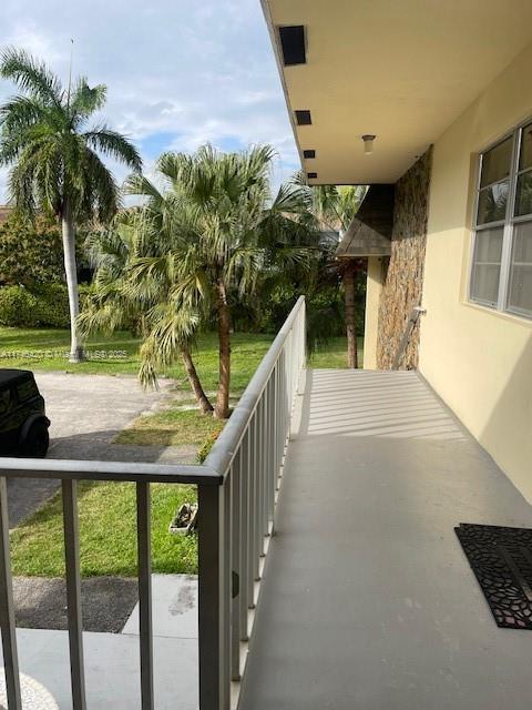 1449 N 14th Way in Hollywood, FL - Building Photo - Building Photo