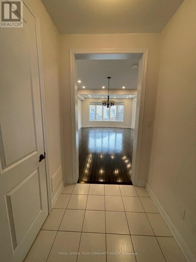 306 Cedar Hedge Rd in Milton, ON - Building Photo - Building Photo