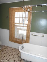 335 Crescent St NE in Grand Rapids, MI - Building Photo - Building Photo