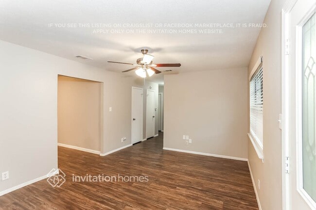 811 Clover Park Dr in Arlington, TX - Building Photo - Building Photo