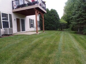 120 W Buckingham Dr in Round Lake, IL - Building Photo - Building Photo
