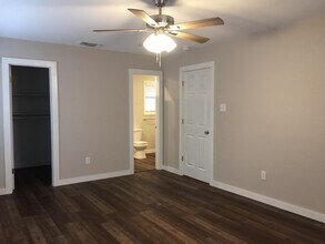 501 E Oak Ridge Dr in Marble Falls, TX - Building Photo - Building Photo