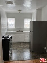 6767 Yucca St, Unit 2 in Los Angeles, CA - Building Photo - Building Photo