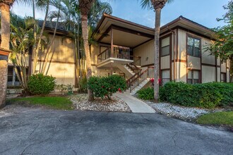 13400 Polo Rd W in Wellington, FL - Foto de edificio - Building Photo