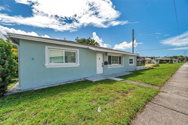 375 58th St N in St. Petersburg, FL - Building Photo - Building Photo
