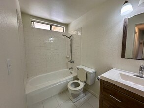 1991 Evergreen St in La Verne, CA - Foto de edificio - Building Photo