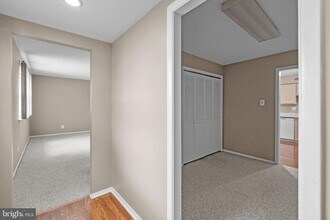 5115 Bay Rd in Bensalem, PA - Foto de edificio - Building Photo