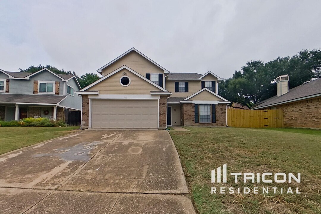 5617 Wembley Downs Dr in Arlington, TX - Building Photo