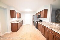 867 Fredonia Dr photo'