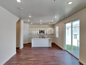 8973 S John Annie Ln in West Jordan, UT - Building Photo - Building Photo