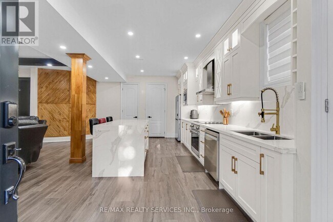 66 Hanbury Cres in Brampton, ON - Building Photo - Building Photo