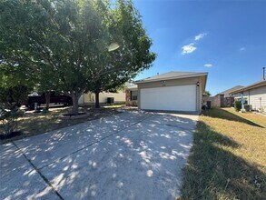 235 Tolcarne Dr in Hutto, TX - Building Photo - Building Photo
