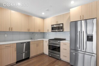 17 Convent Ave in New York, NY - Building Photo - Building Photo