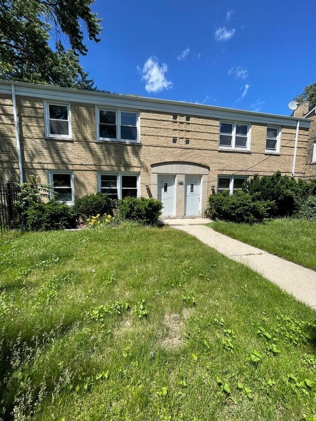7415 N Wolcott Ave in Chicago, IL - Building Photo - Building Photo