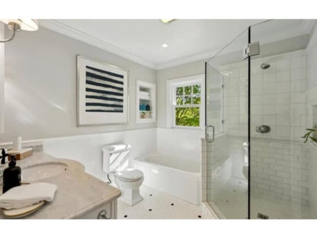 743 Winchester Dr in Burlingame, CA - Building Photo - Building Photo