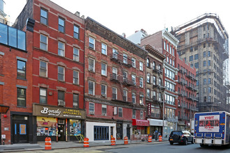 42-44 Canal St in New York, NY - Building Photo - Building Photo