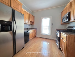 157 Broadway, Unit B in Bangor, ME - Building Photo - Building Photo