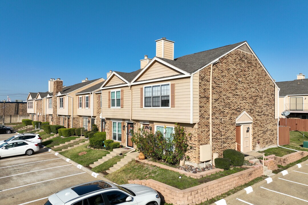 BriarPark Village in Plano, TX - Building Photo