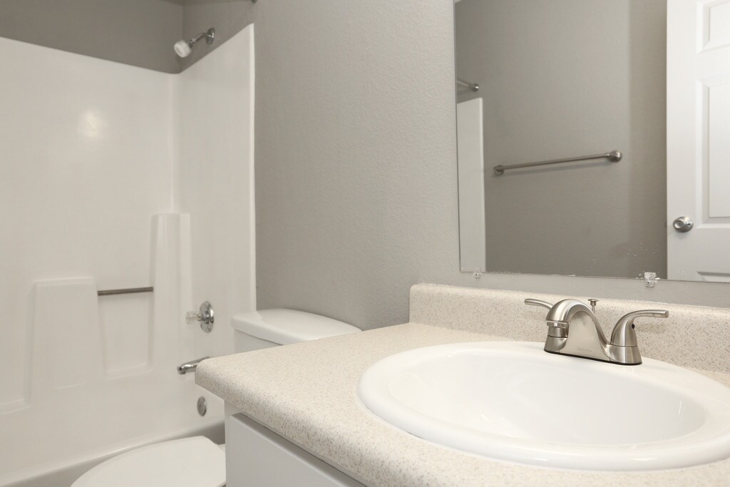 Newport Apartment Homes Avondale, AZ Apartments