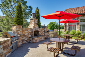 Tuscany Hills at Nickel Creek in Tulsa, OK - Foto de edificio - Building Photo