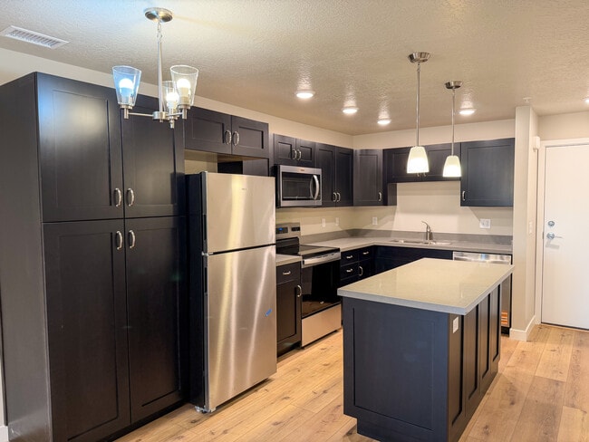 1032 E 400 S, Unit 102B in Salt Lake City, UT - Foto de edificio - Building Photo