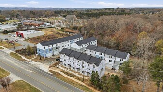 Bellhaven Townes in Charlotte, NC - Building Photo