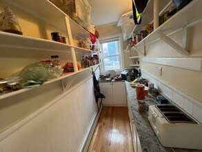 29 Cameron Ave, Unit 1 in Somerville, MA - Foto de edificio - Building Photo