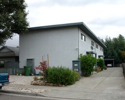 1136 3rd St in Novato, CA - Building Photo