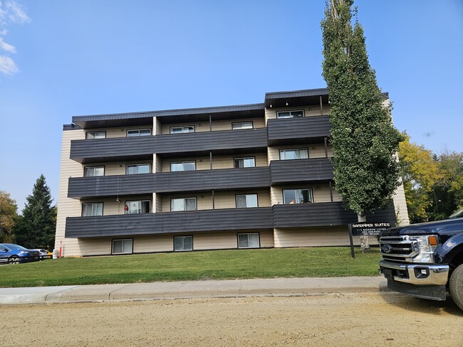 Sandpiper Suites in Red Deer, AB - Building Photo - Building Photo