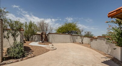 8771 E Old Spanish Trail in Tucson, AZ - Building Photo - Building Photo
