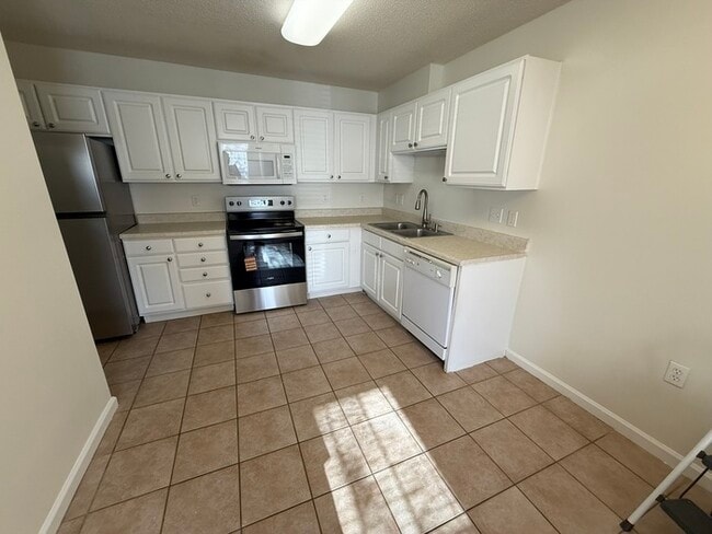 2511 Huntscroft Ln in Raleigh, NC - Building Photo - Building Photo