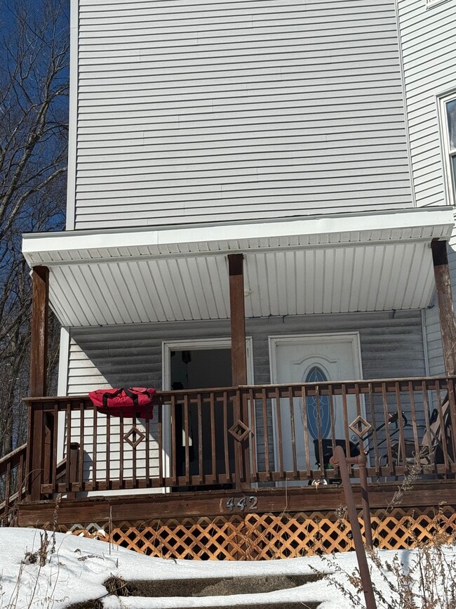 1442 Main St in Worcester, MA - Foto de edificio - Building Photo