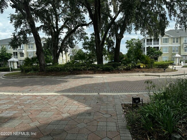 8290 Gate Pkwy W, Unit 182 in Jacksonville, FL - Building Photo - Building Photo