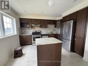 16 Camilleri Rd in Ajax, ON - Building Photo - Building Photo