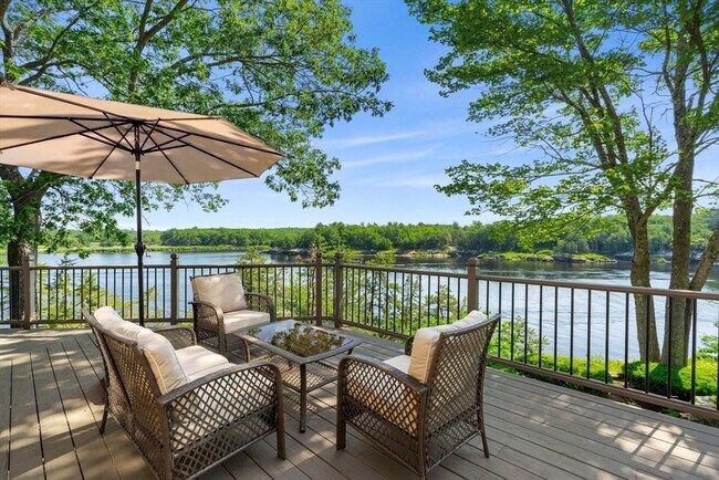 7 Pipers Quarry Ln in Newburyport, MA - Building Photo - Building Photo