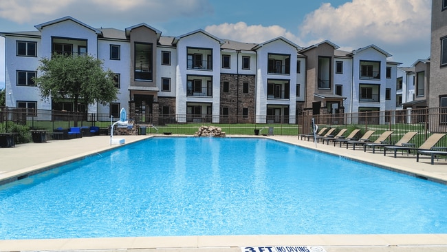 Creed Canyon Apartments in Sherman, TX - Building Photo - Building Photo