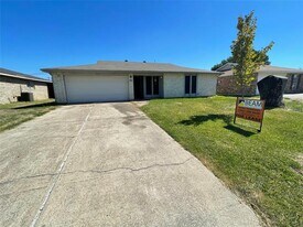 608 Coolwood Ln in Mesquite, TX - Building Photo