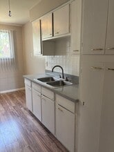 Highland Square Apartments in Lakewood, CO - Building Photo - Building Photo
