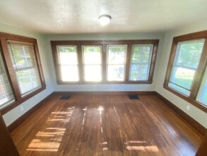 317 N Madriver St in Bellefontaine, OH - Building Photo - Building Photo