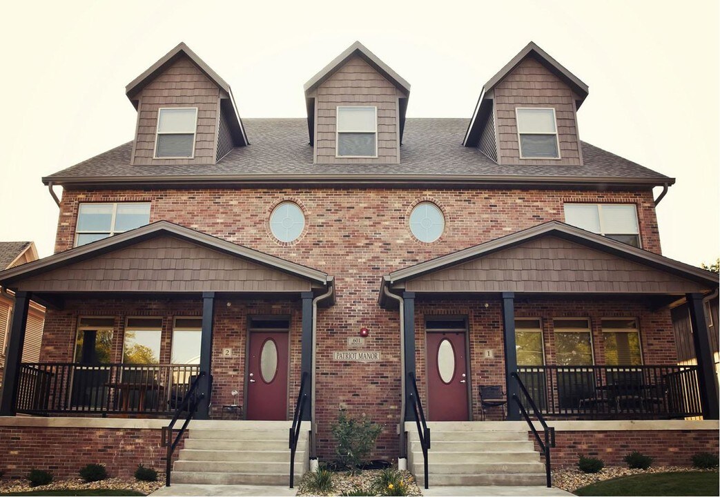 Patriot Manor Townhomes in Normal, IL - Building Photo