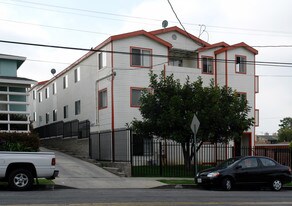 214 E Hyde Park Blvd in Inglewood, CA - Building Photo