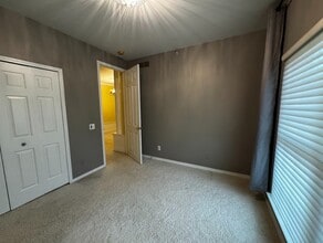 41645 Copper Creek Dr in Canton Township, MI - Foto de edificio - Building Photo